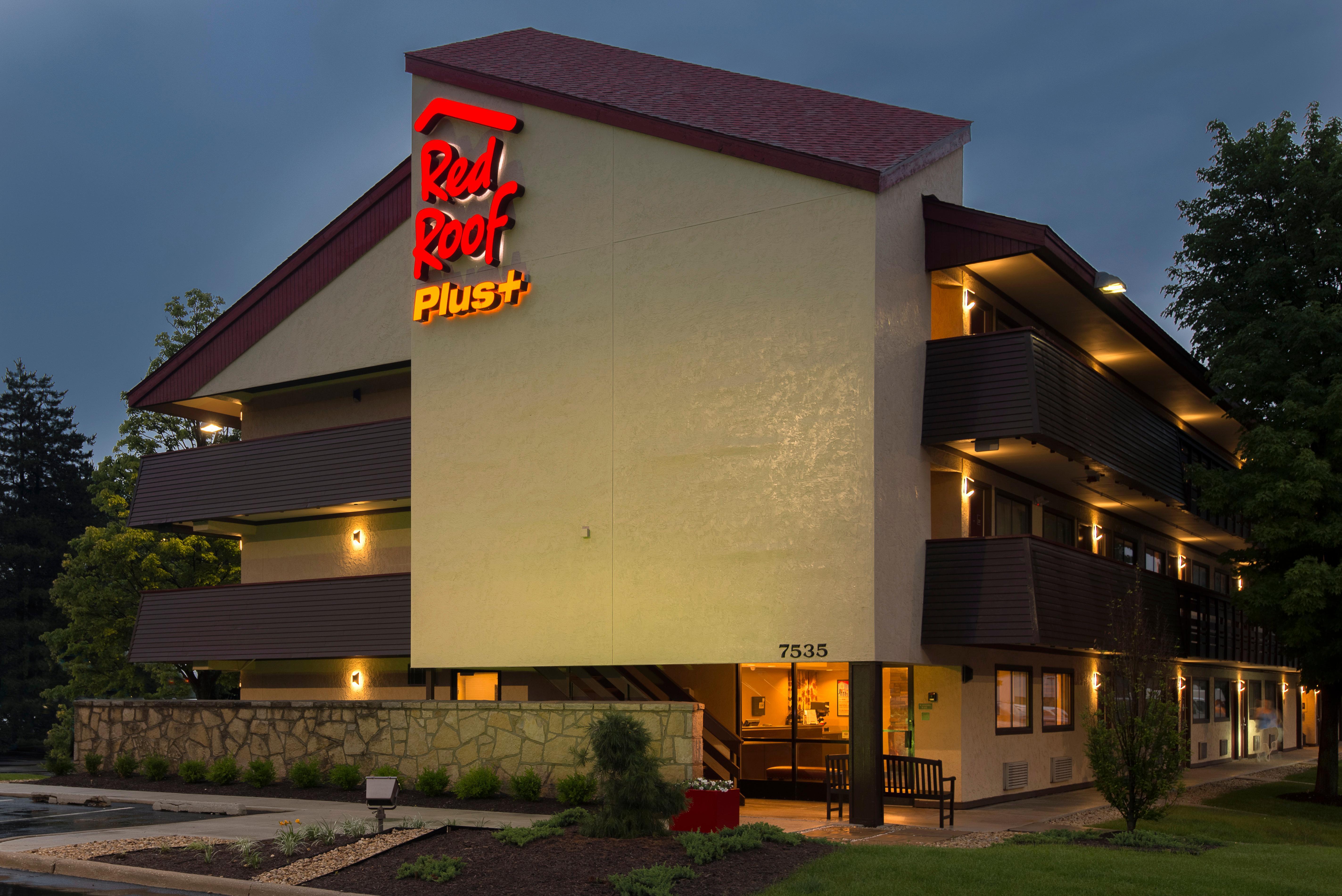 Red Roof Inn Plus+ Chicago - Willowbrook Exterior foto