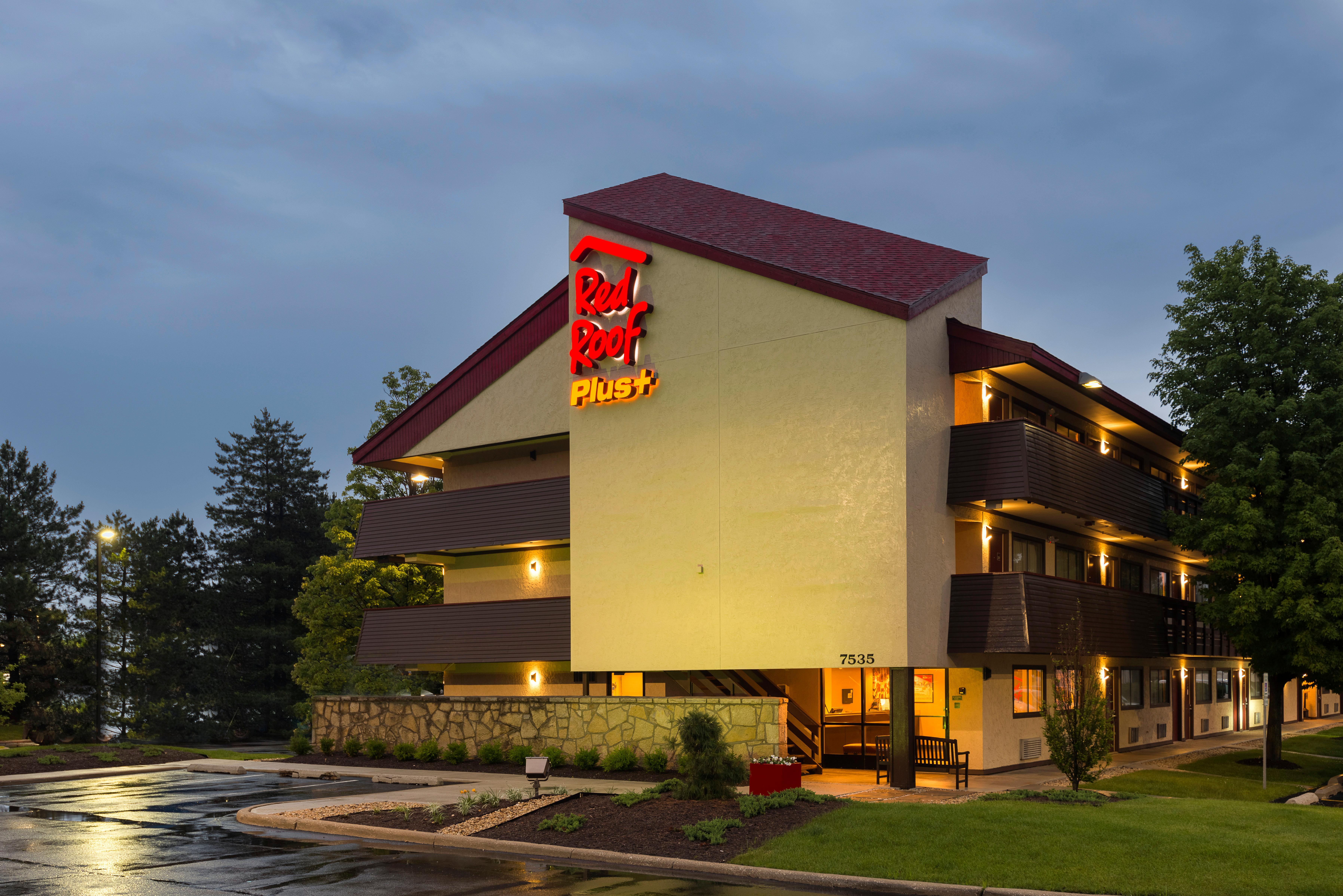 Red Roof Inn Plus+ Chicago - Willowbrook Exterior foto